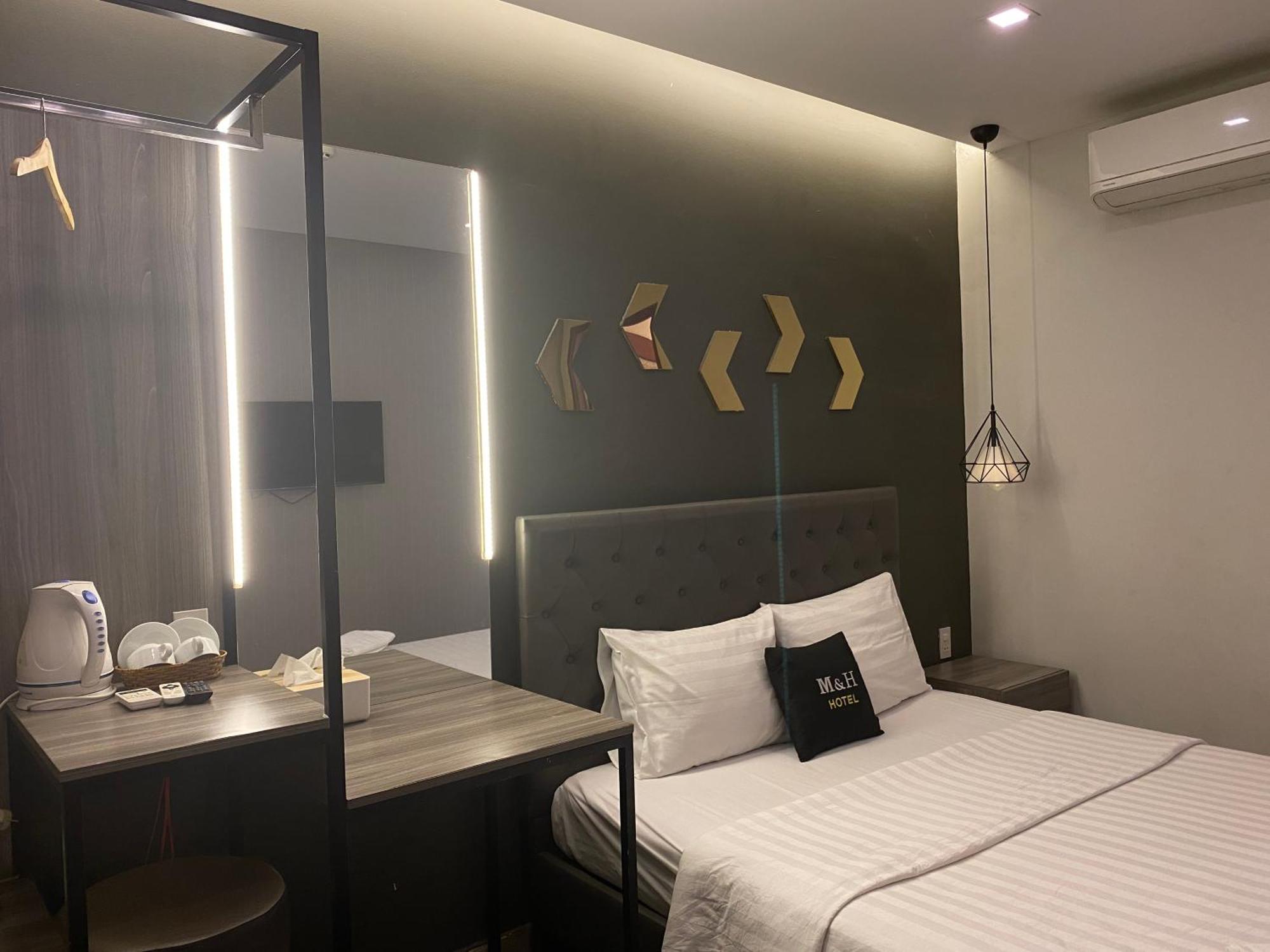 M&H Hotel Ho Chi Minh-stad Buitenkant foto
