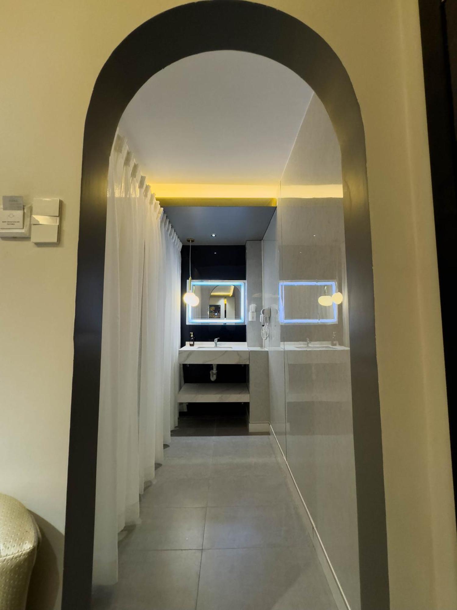 M&H Hotel Ho Chi Minh-stad Buitenkant foto