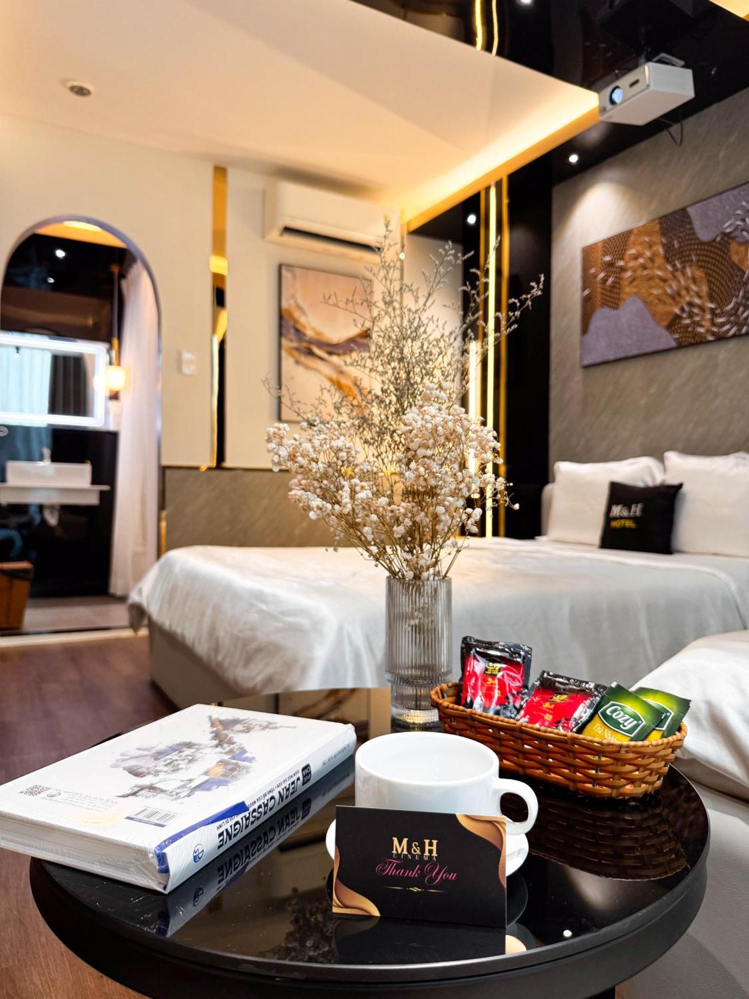 M&H Hotel Ho Chi Minh-stad Buitenkant foto