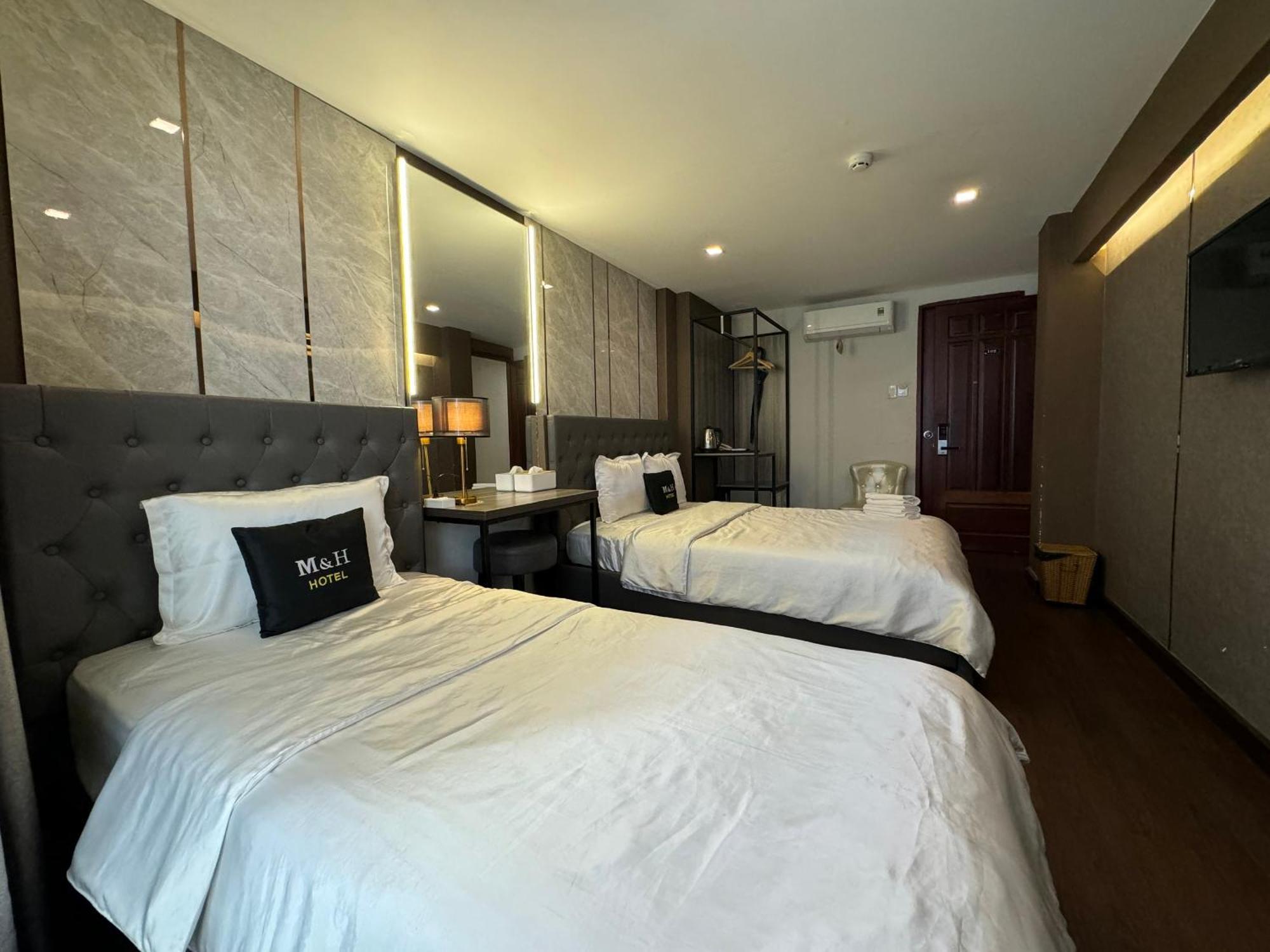 M&H Hotel Ho Chi Minh-stad Buitenkant foto