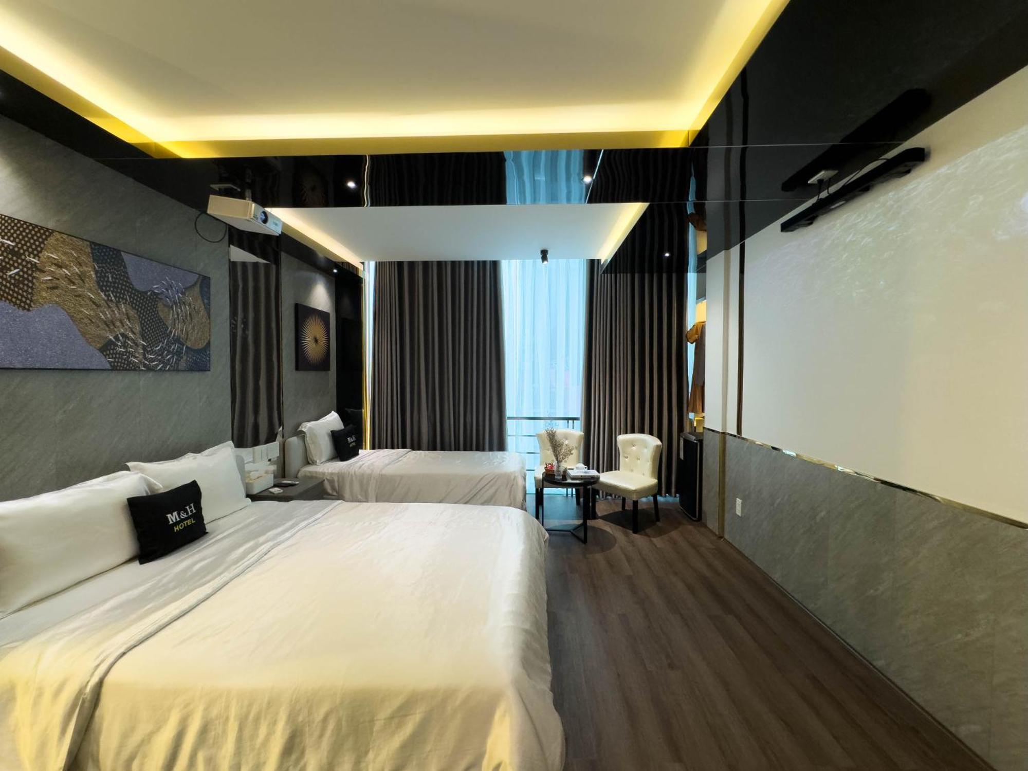 M&H Hotel Ho Chi Minh-stad Buitenkant foto