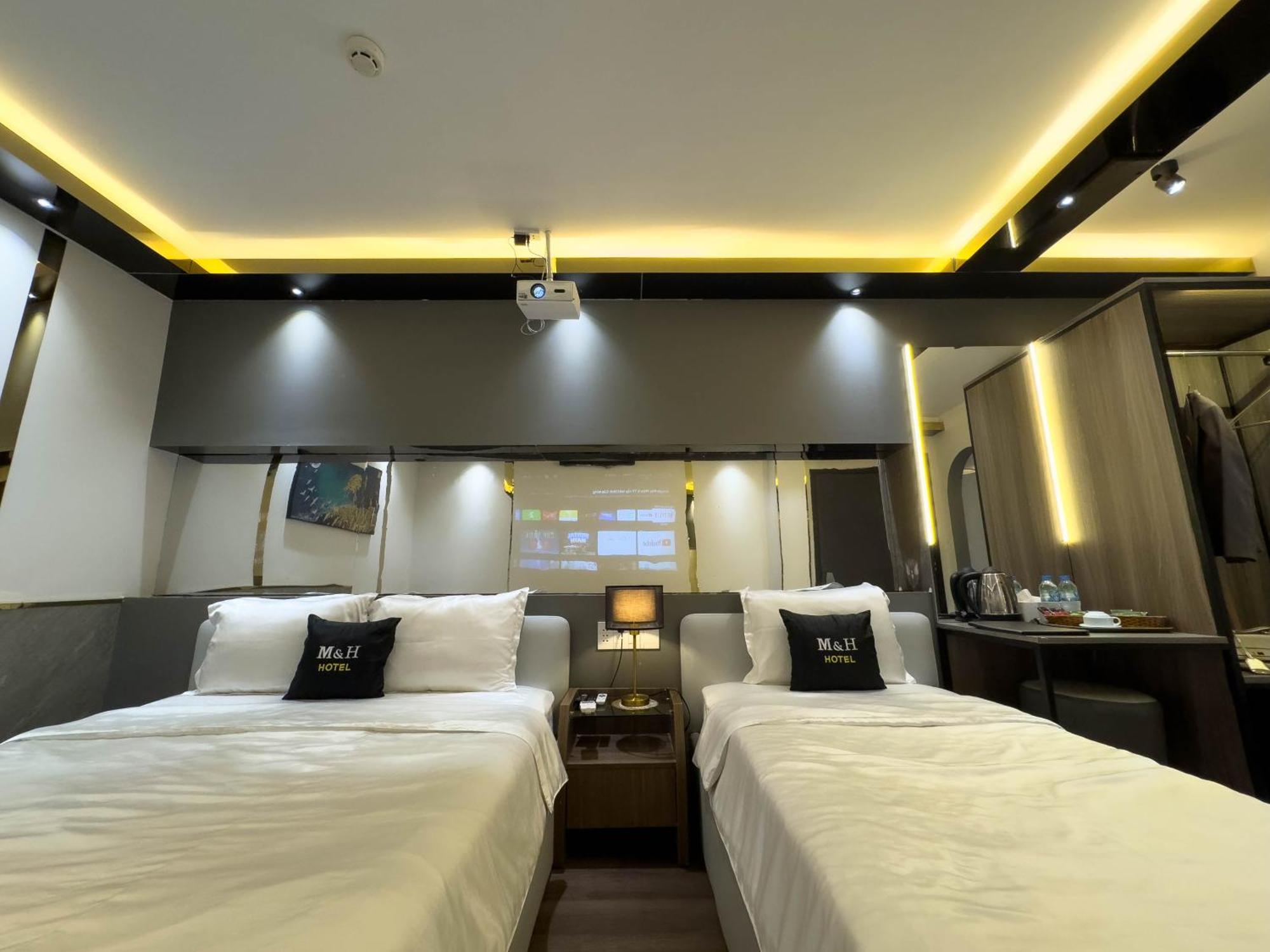 M&H Hotel Ho Chi Minh-stad Buitenkant foto