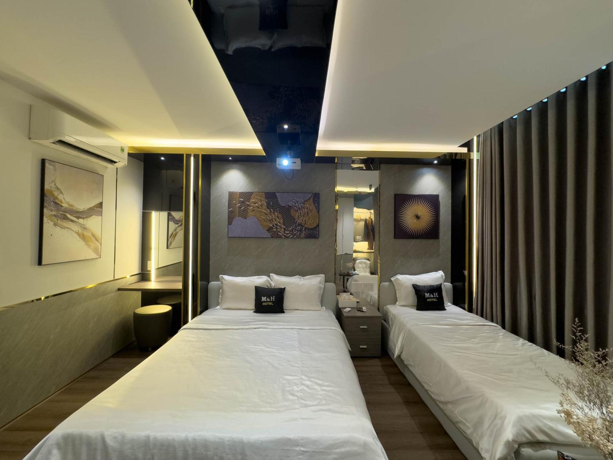 M&H Hotel Ho Chi Minh-stad Buitenkant foto