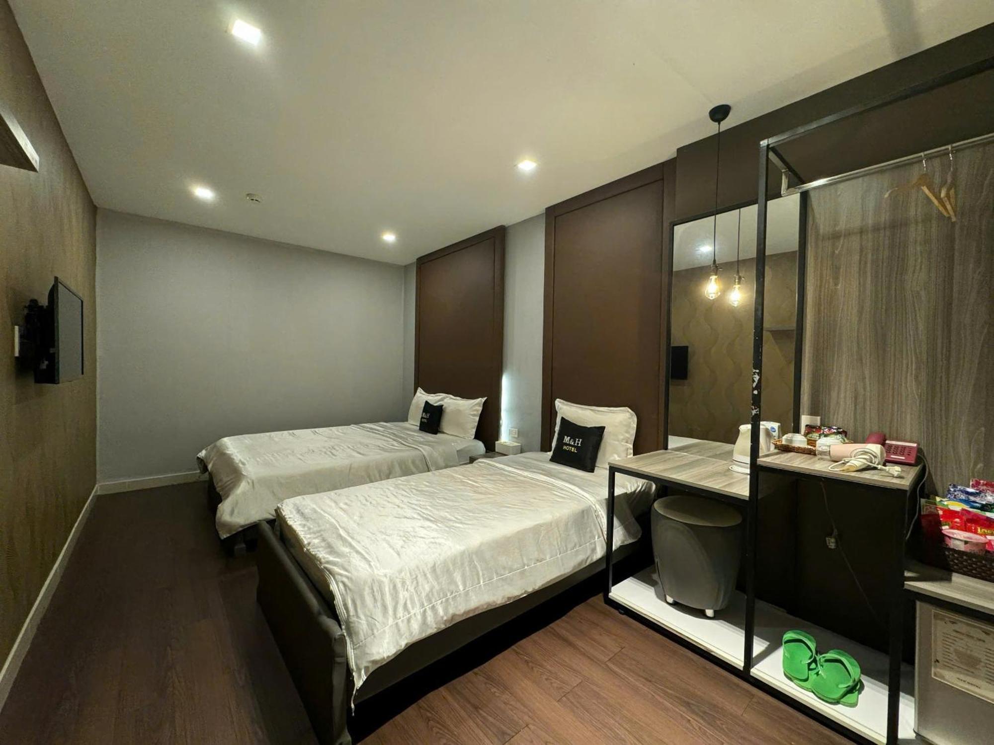 M&H Hotel Ho Chi Minh-stad Buitenkant foto