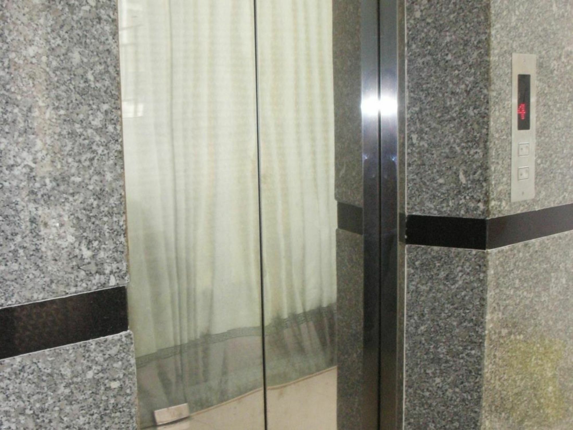 M&H Hotel Ho Chi Minh-stad Buitenkant foto